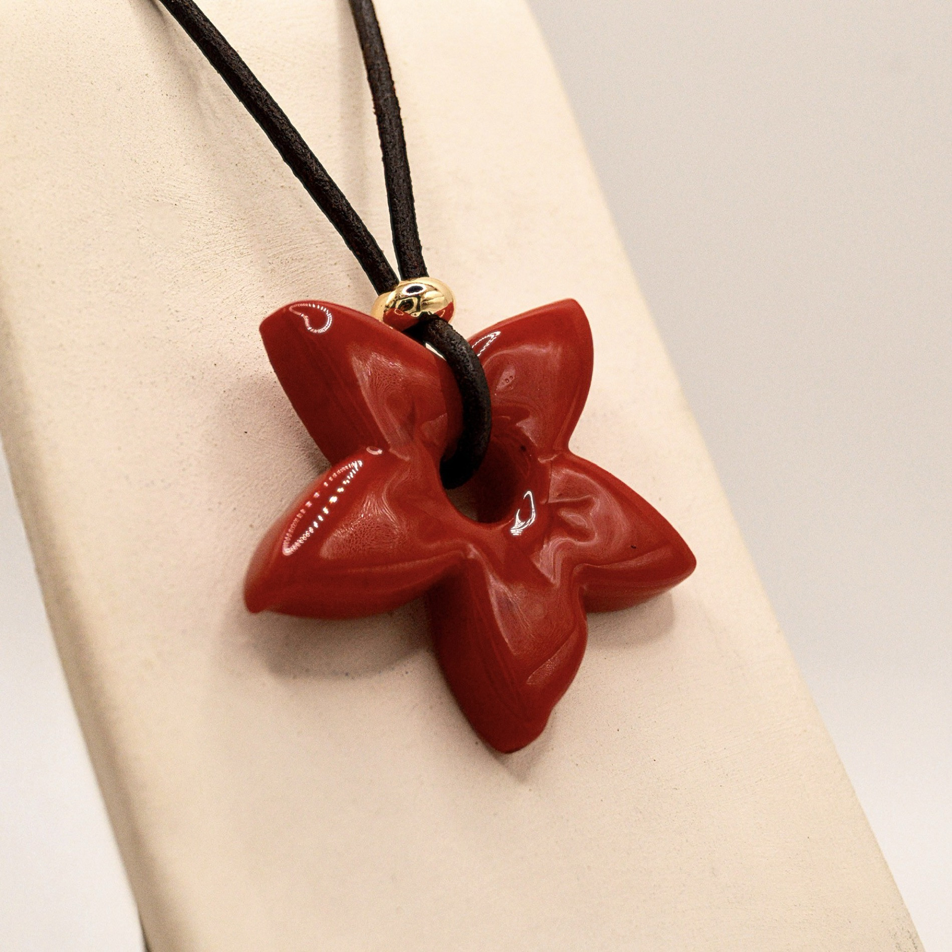 Collar Lilium Borgogna