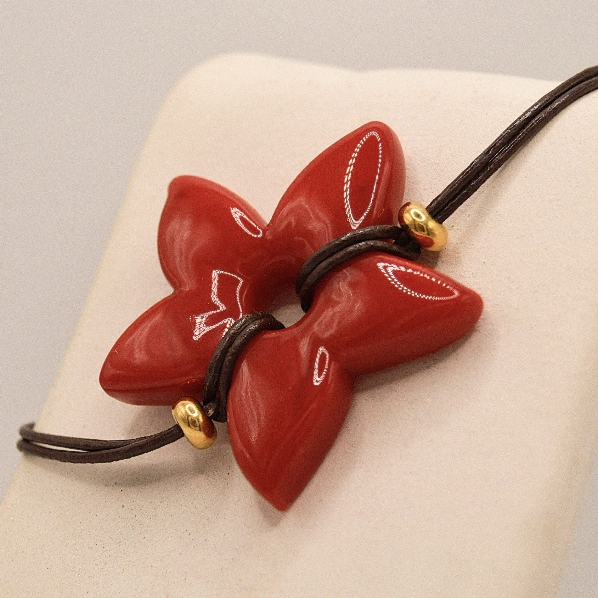 Pulsera Lilium Borgogna